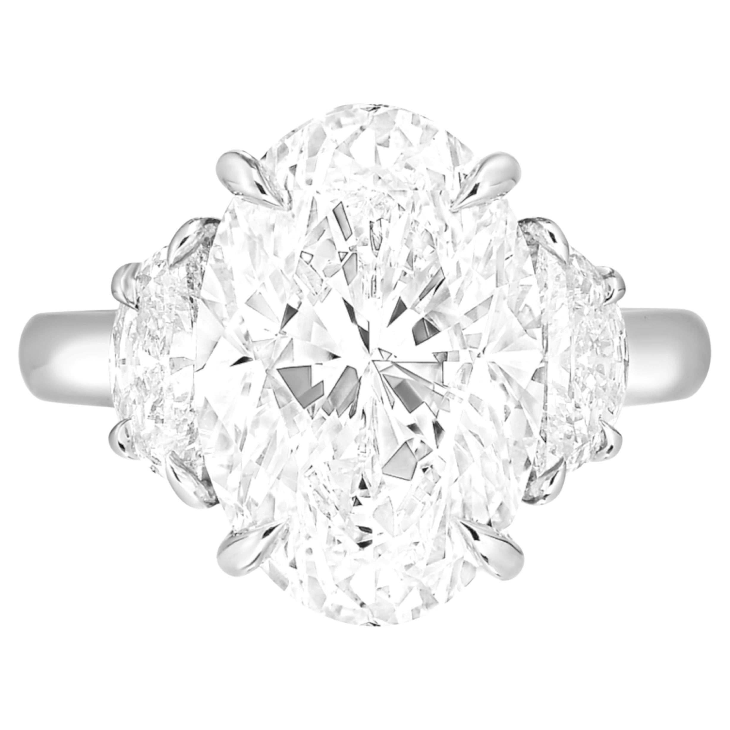 Anillo de diamantes ovalado de 5 quilates certificado por GIA