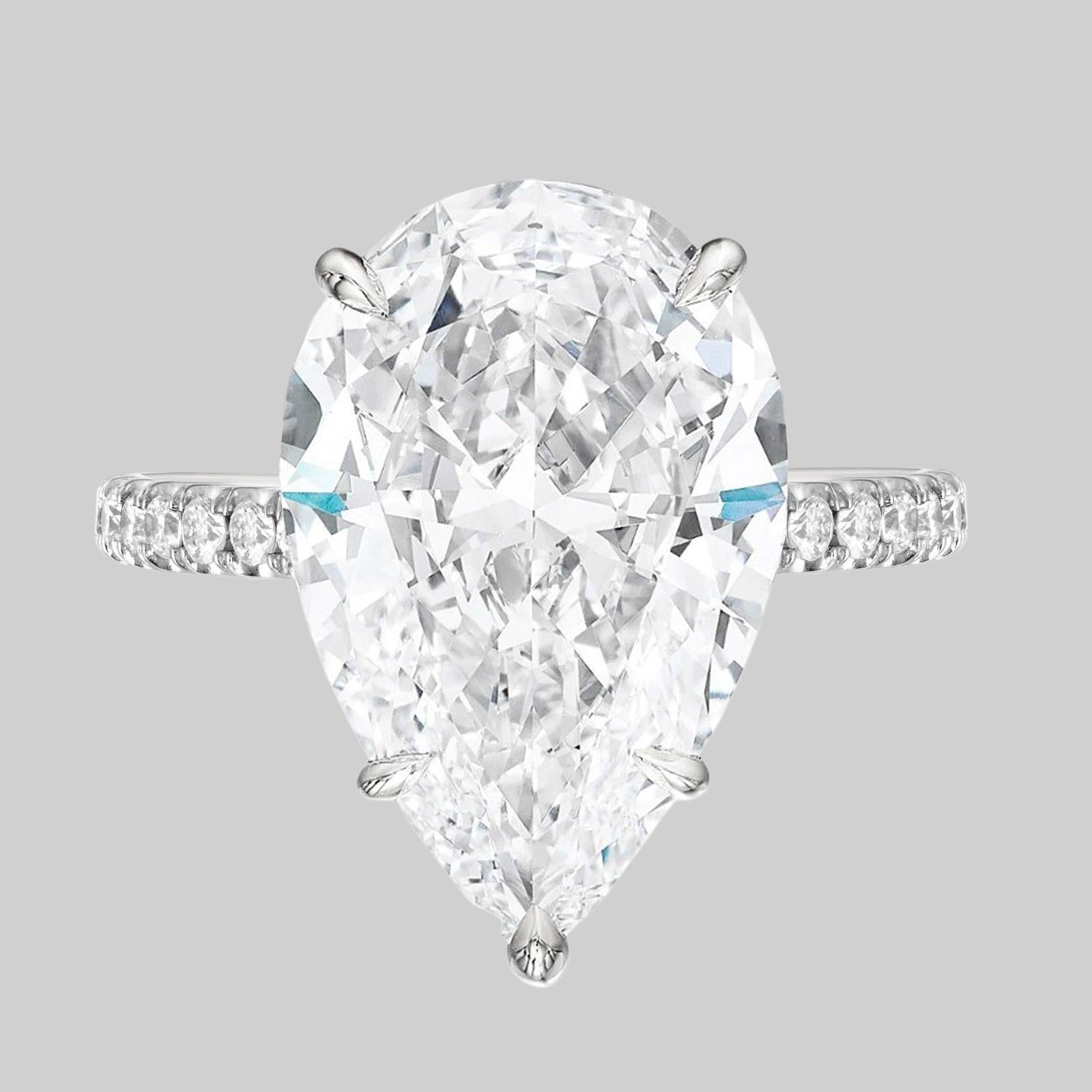 Moderne Bague de fiançailles en platine certifiée GIA, 5 carats, diamant taille poire, pavé en vente