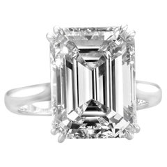 Anello di fidanzamento con diamante taglio smeraldo certificato GIA da 5,01 carati in platino