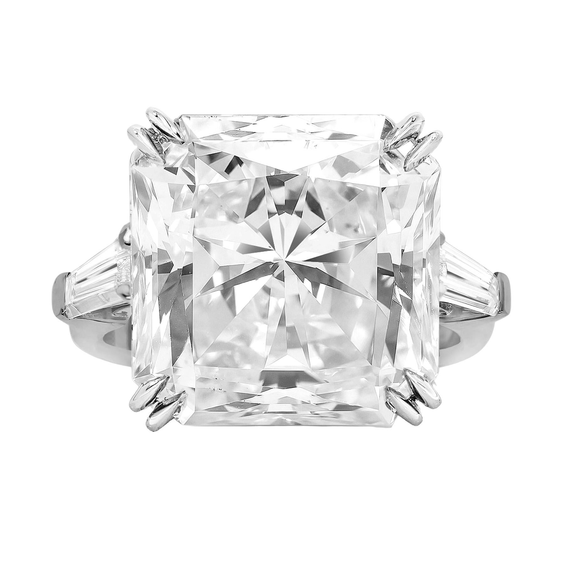 Contemporary GIA Certified 5 Carat Radiant Cut Diamond Platinum Solitare Ring For Sale