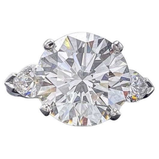 Bague en platine certifiée GIA de 5 carats de diamant rond taillé en brillant