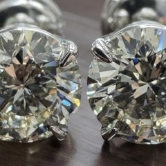 Boucles d'oreilles à clous en or blanc 18 carats, serties de diamants ronds brillants de 5 carats certifiés par le GIA