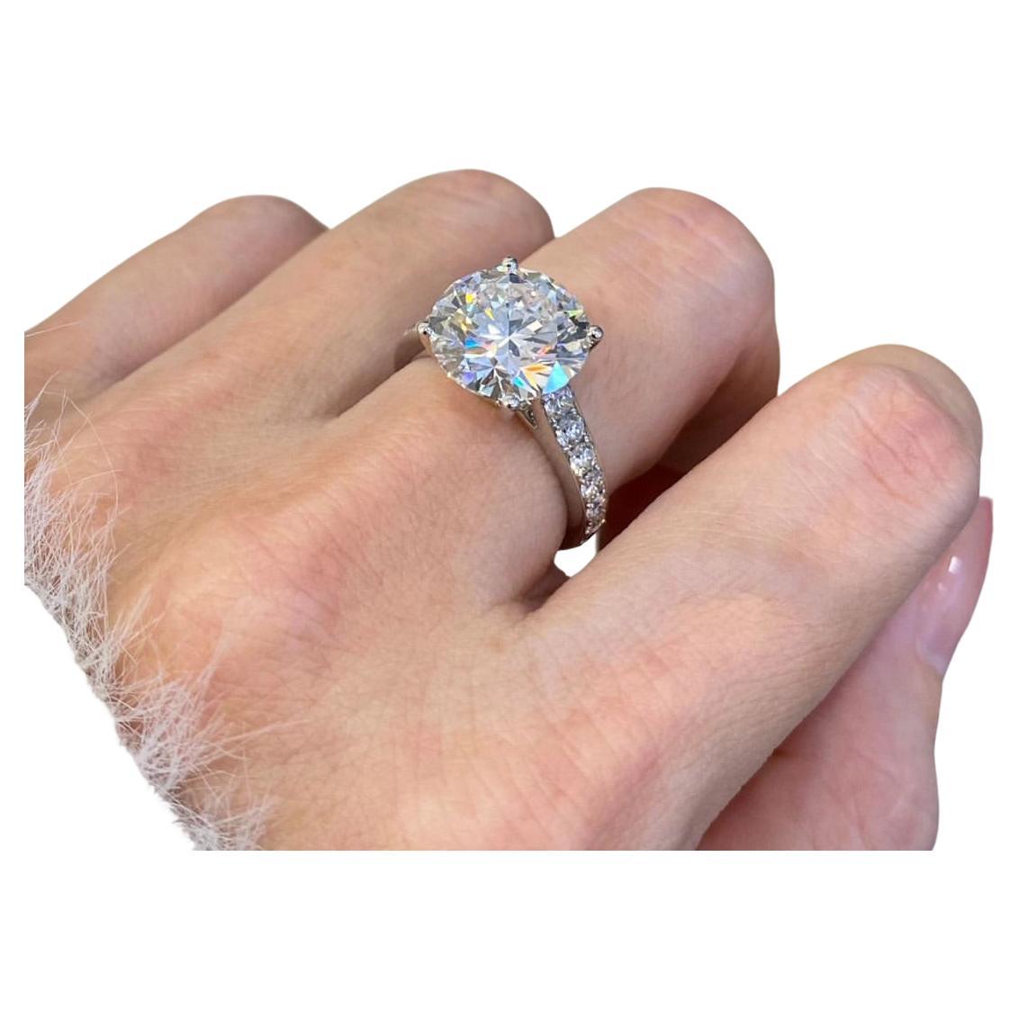 Round Cut GIA Certified 5.22 Carat Round VVS2 Clarity Diamond Platinum Ring with Pavè For Sale