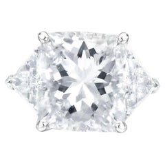 GIA-zertifizierter 5 Karat quadratischer Diamantring mit drei strahlenden Steinen im Trillionenschliff