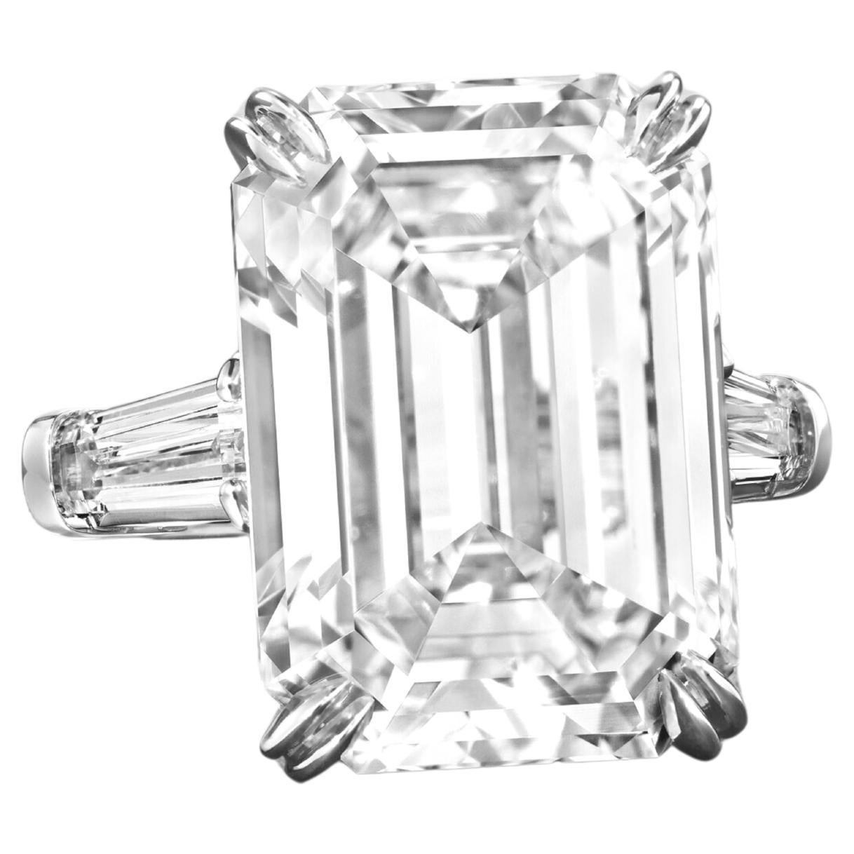 Certificado GIA 5 Ct. Anillo Baguette Cónico con Diamante talla Esmeralda Corte esmeralda en venta