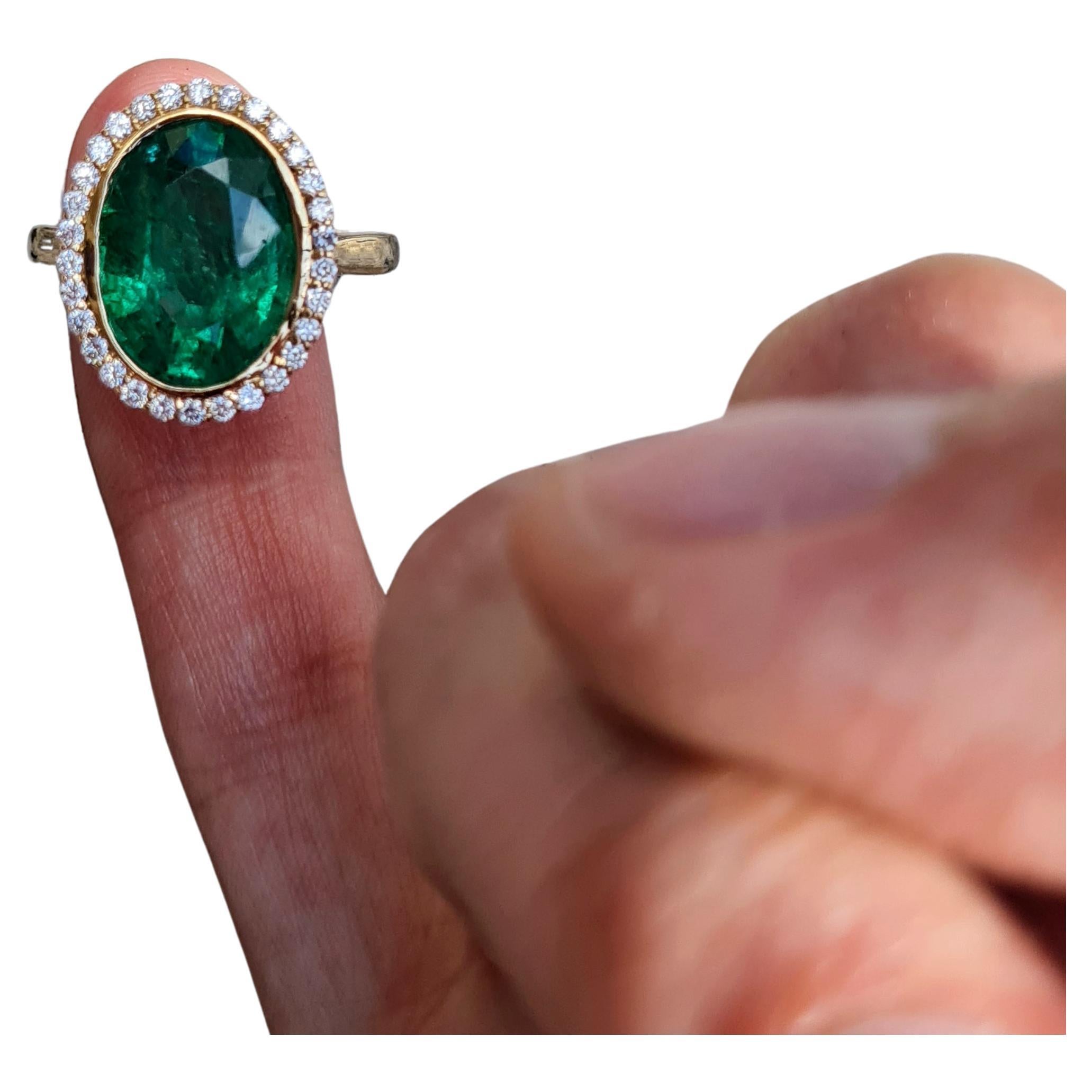GIA-zertifizierter 5 Karat natürlicher sambischer Smaragd-Diamant-Verlobungsring (Moderne) im Angebot