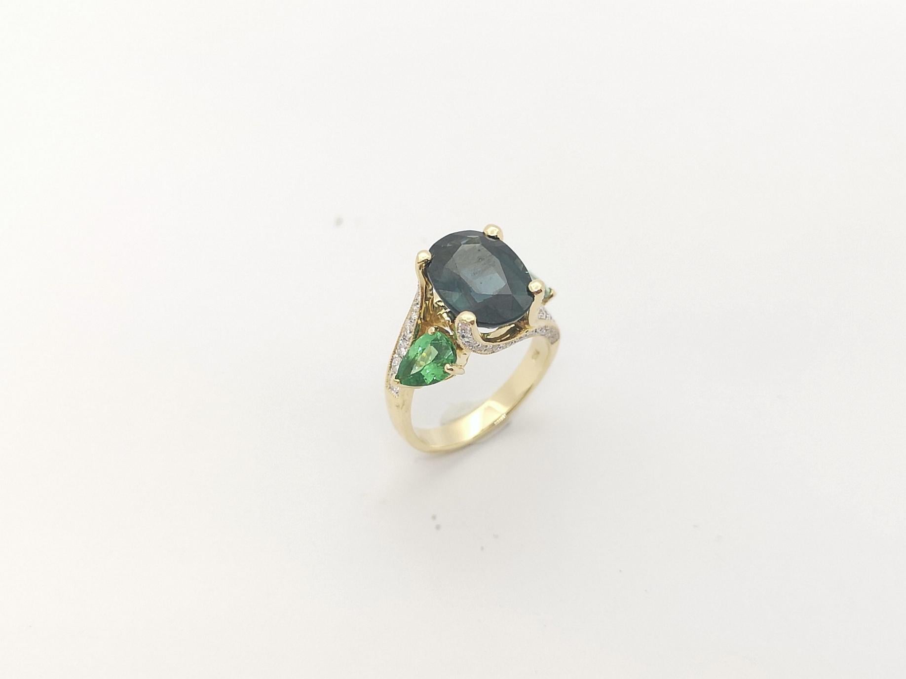 GIA Certified 5cts Blue Sapphire, Tsavorite and Diamond Ring in 18k White Gold For Sale 9