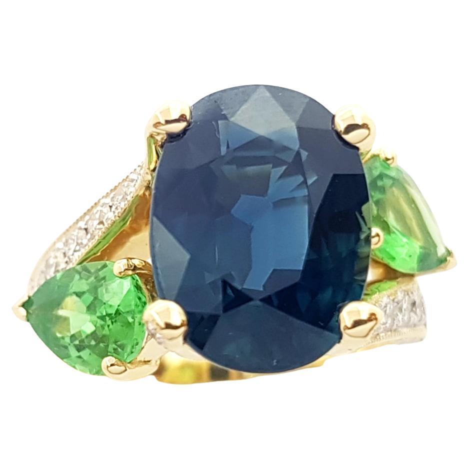 GIA Certified 5cts Blue Sapphire, Tsavorite and Diamond Ring in 18k White Gold For Sale