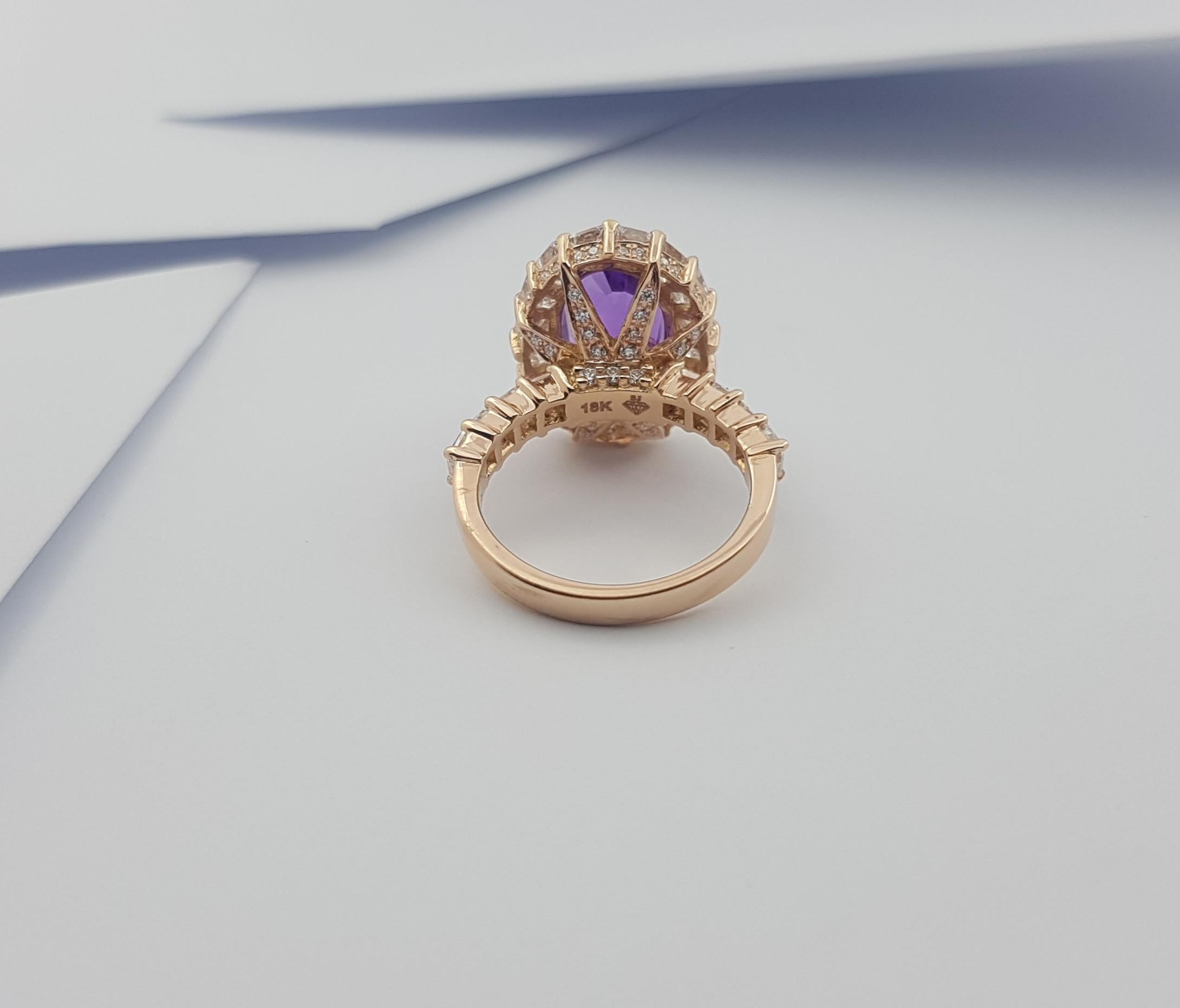 Bague en or rose 18 carats sertie d'un saphir violet de 5 carats certifié GIA et de diamants en vente 5