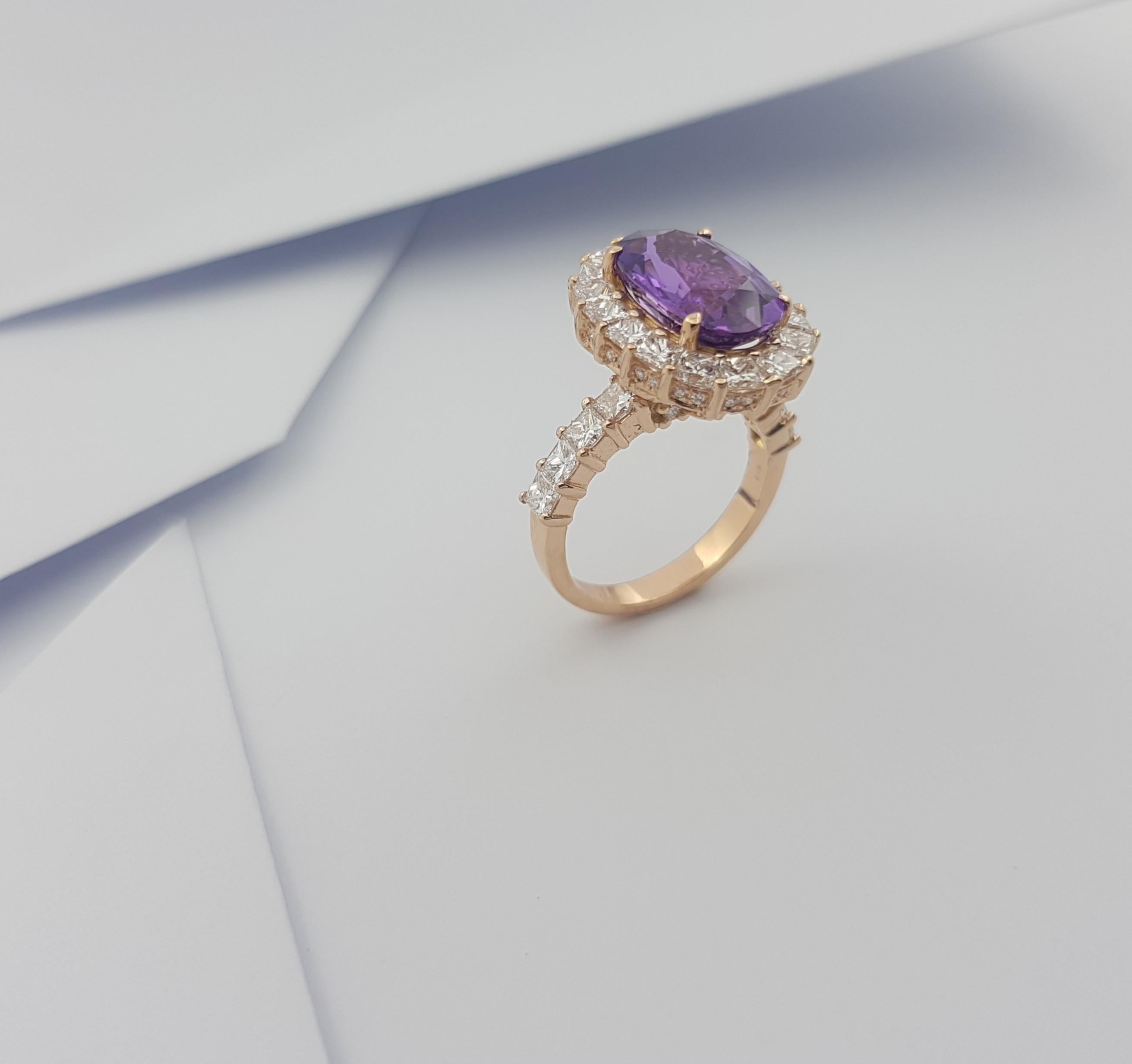 Bague en or rose 18 carats sertie d'un saphir violet de 5 carats certifié GIA et de diamants en vente 8
