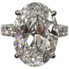 Anillo solitario de diamantes talla oval 5.01 certificado GIA en oro blanco de 18 quilates con pavé