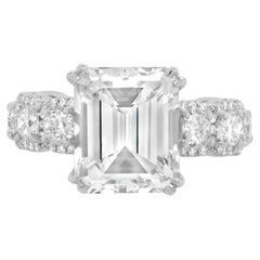 Bague en or 18 carats avec diamant de forme émeraude certifié GIA de 5,00 carats