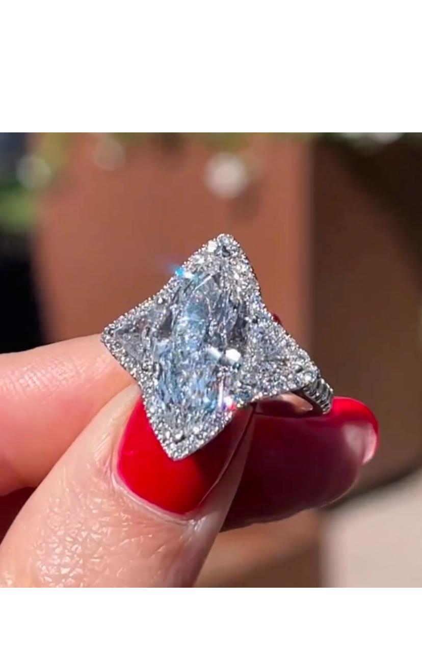 Certificato GIA  Anello in oro 18 carati con diamante a forma di marquise da 5,00 carati in vendita 1