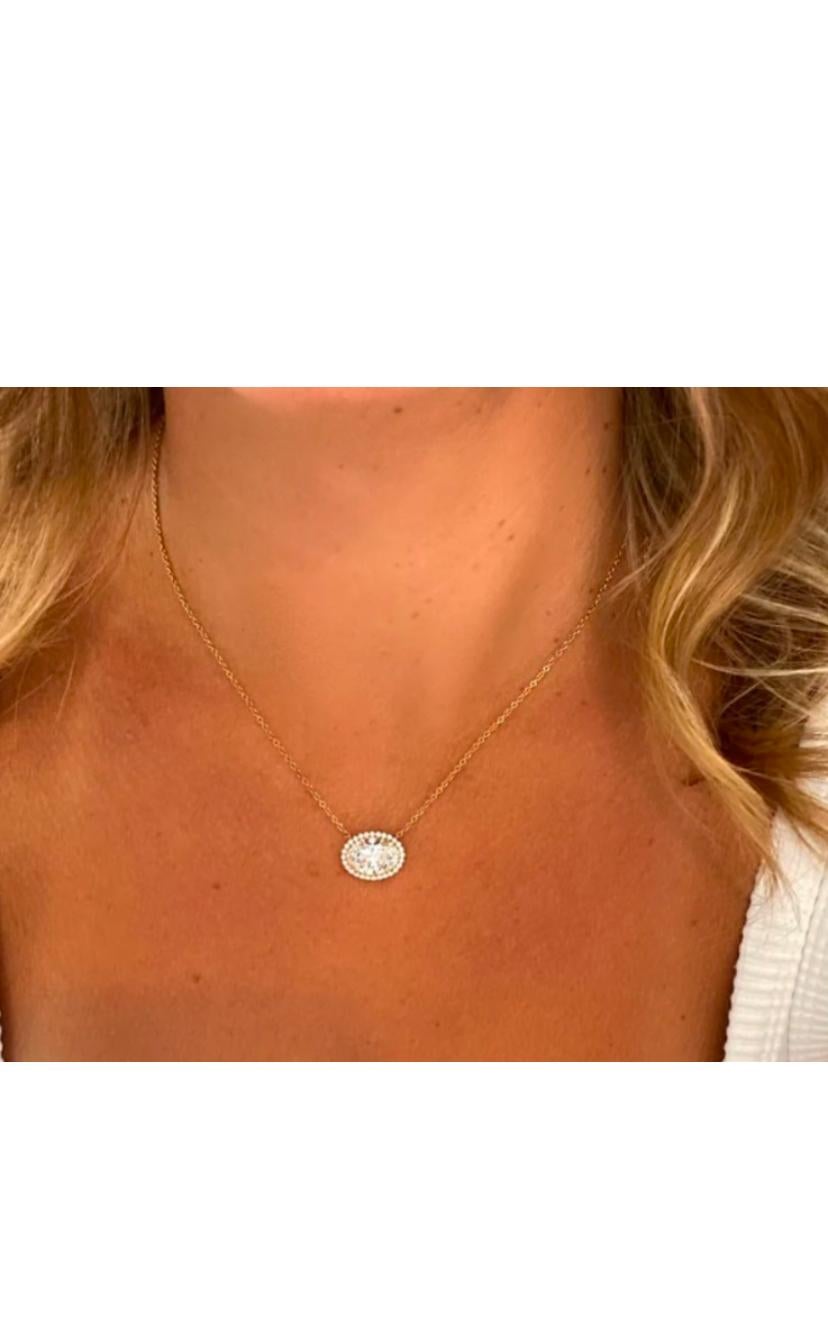 Taille ovale Collier/pendentif en or 18 carats avec diamants de forme ovale de 5,00 carats certifiés GIA en vente