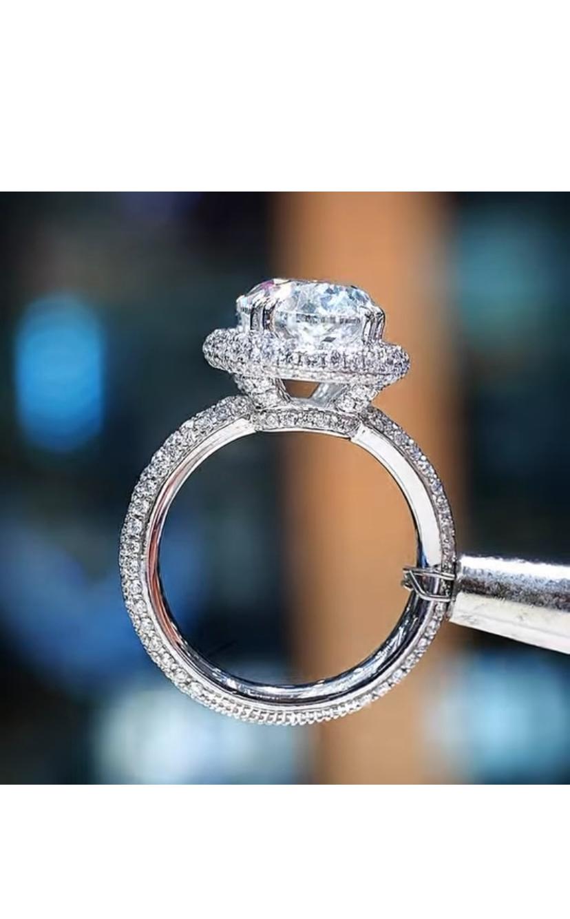 GIA zertifiziert 5,00 Karat Oval Form Diamant 18K Gold Ring (Ovalschliff) im Angebot