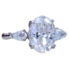 Anello solitario in oro 18 carati con diamante di forma ovale certificato GIA da 5,00 carati