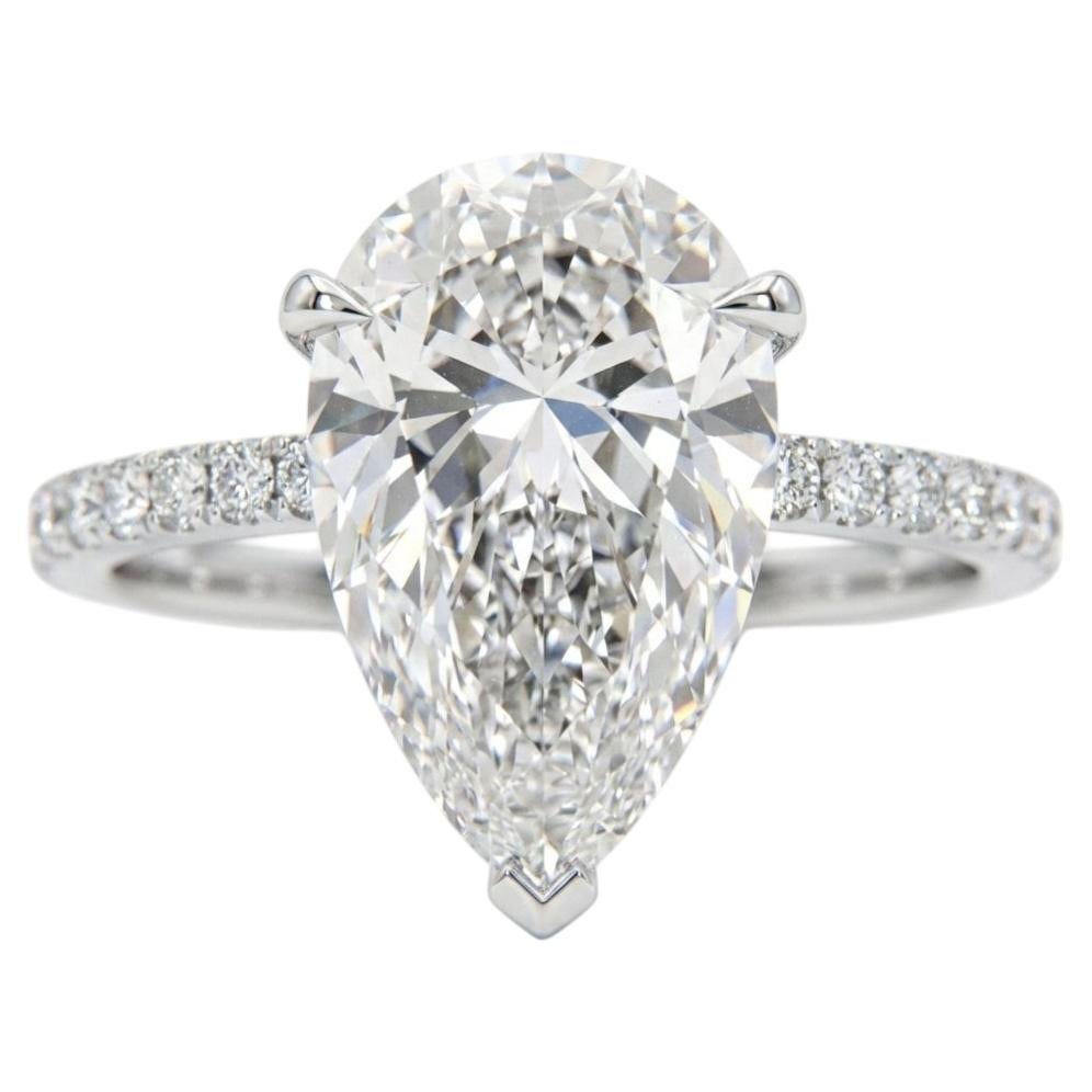 GIA Certified 5.18 Carat Pear Cut Diamond D Color Flawles Clarity Anello con Pave