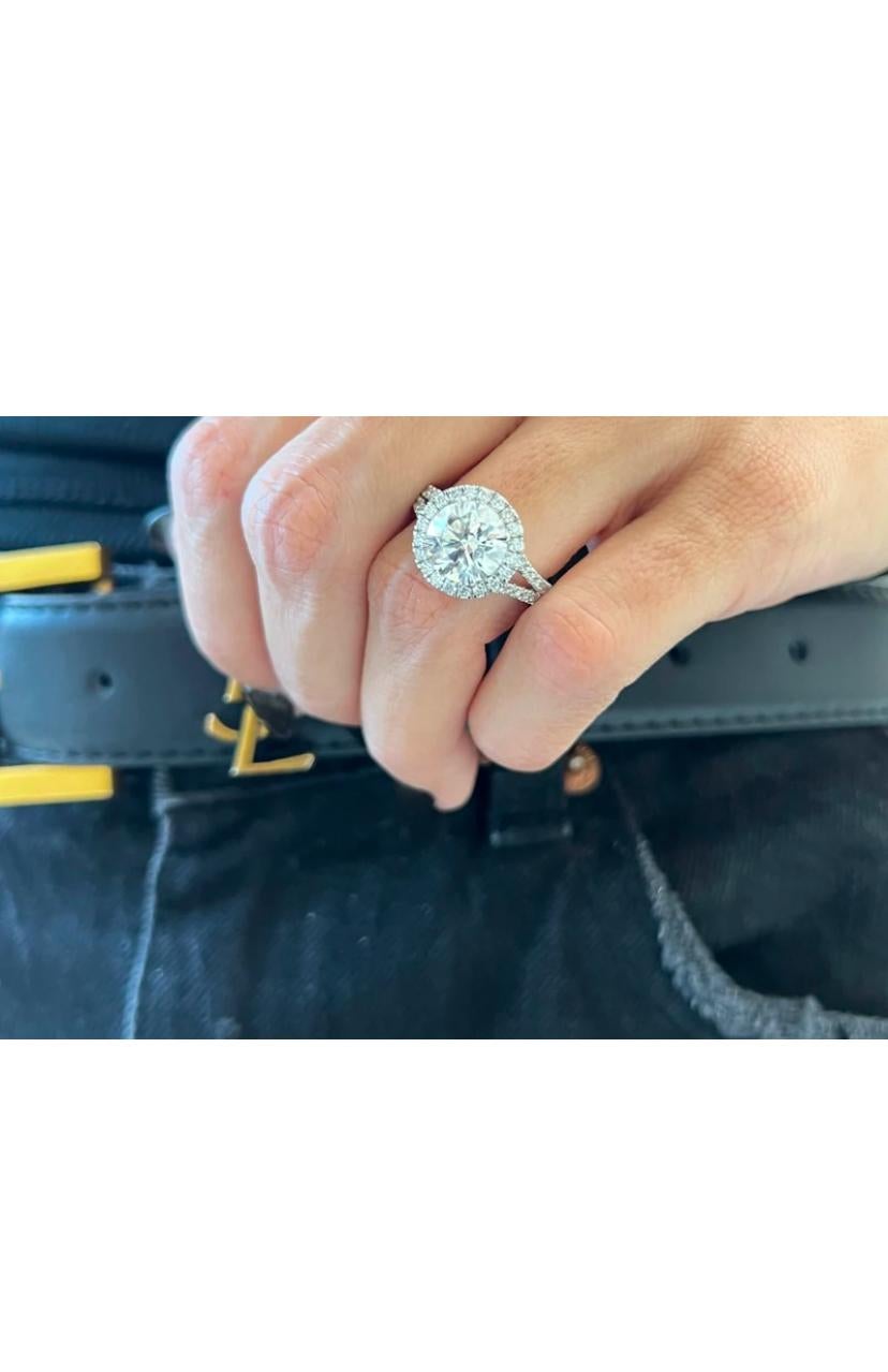 Taille ronde Bague solitaire en diamant certifié GIA de 5,00 carats de forme ronde Brillant 18K en vente