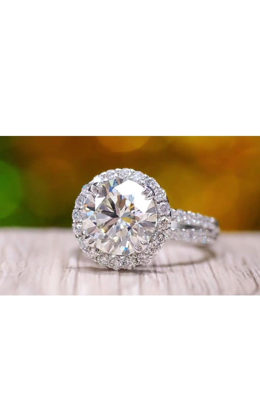 Women's or Men's GIA Certified 5.00 Carat Round Brilliant Shape 18K Gold Solitaire Ring For Sale