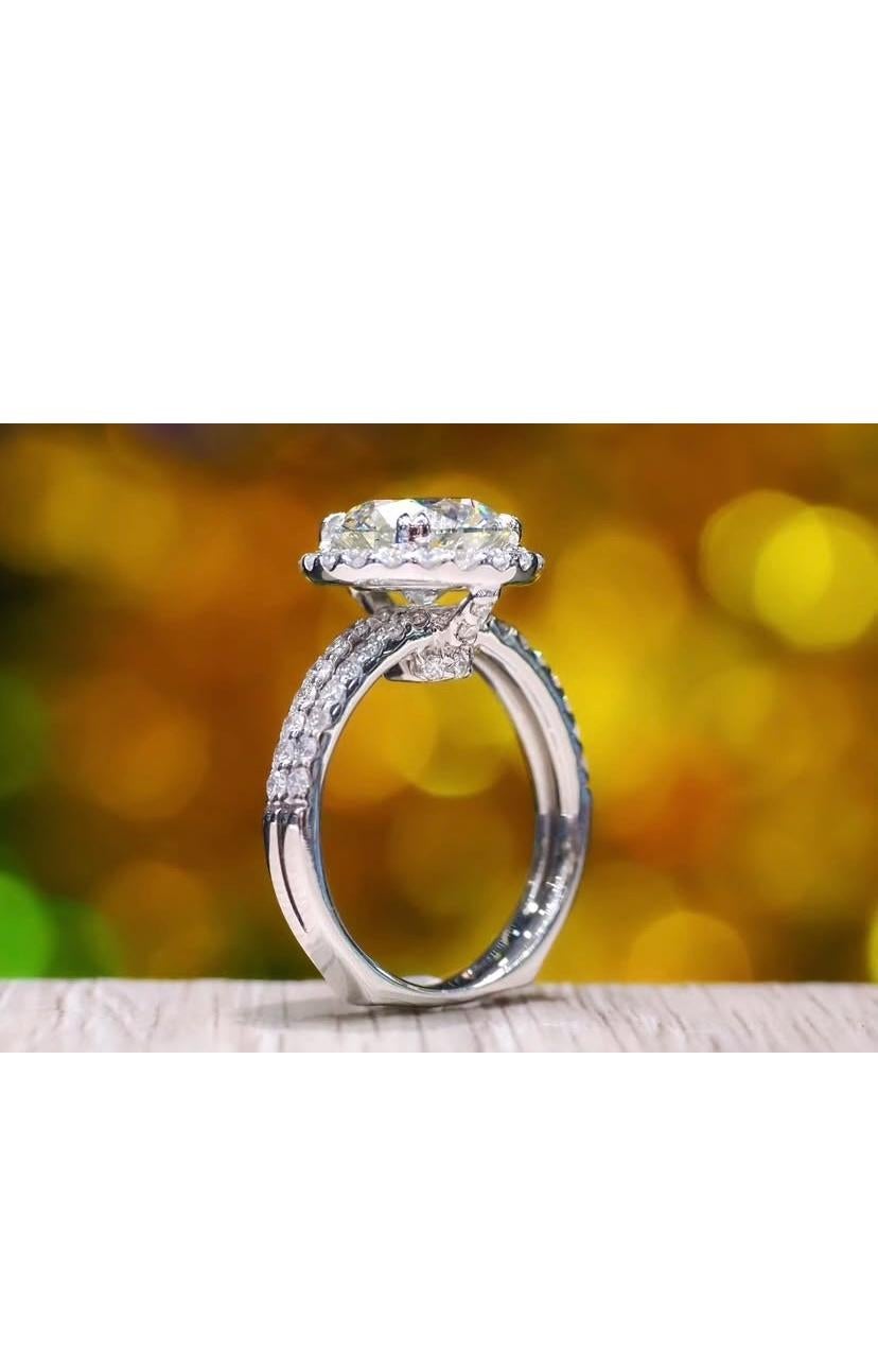 GIA Certified 5.00 Carat Round Brilliant Shape 18K Gold Solitaire Ring For Sale 1