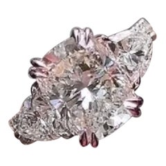 GIA-zertifizierter Diamant mit 5,00 Karat im Kissenschliff  18 Karat Gold Solitär-Ring