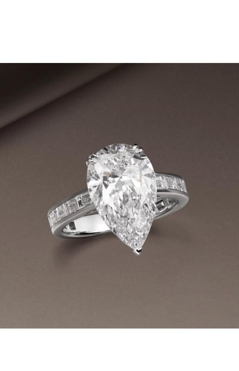 Taglio a goccia GIA Certified 5.00 Carats D/VVS1 Pear Shape Diamond Anello solitario in oro 18K in vendita
