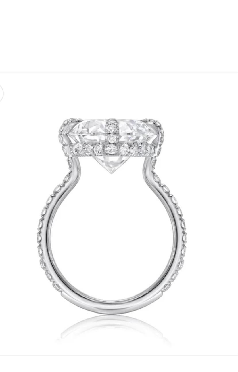Taglio ovale GIA Certified 5,00 Carati E/VS2 Diamanti di forma ovale Anello solitario in oro 18K in vendita