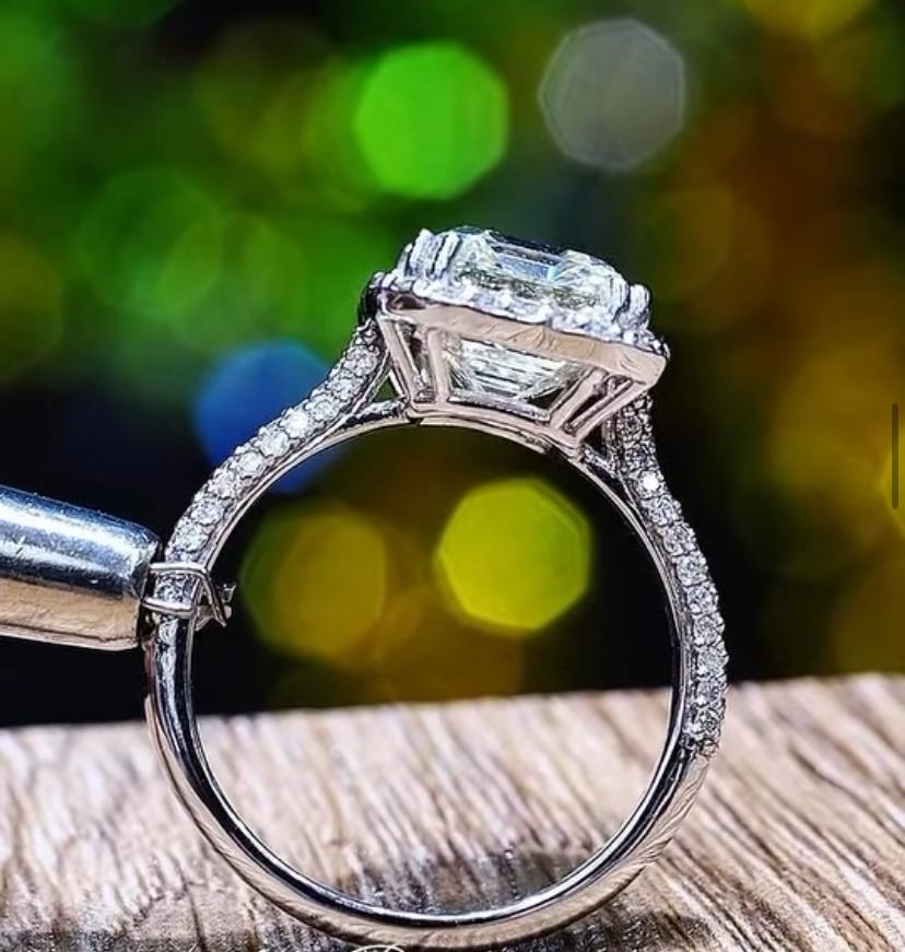 GIA-zertifizierter Solitär-Ring, 5,00 Karat Smaragdform, Diamant 18K Gold, Solitär im Angebot 3