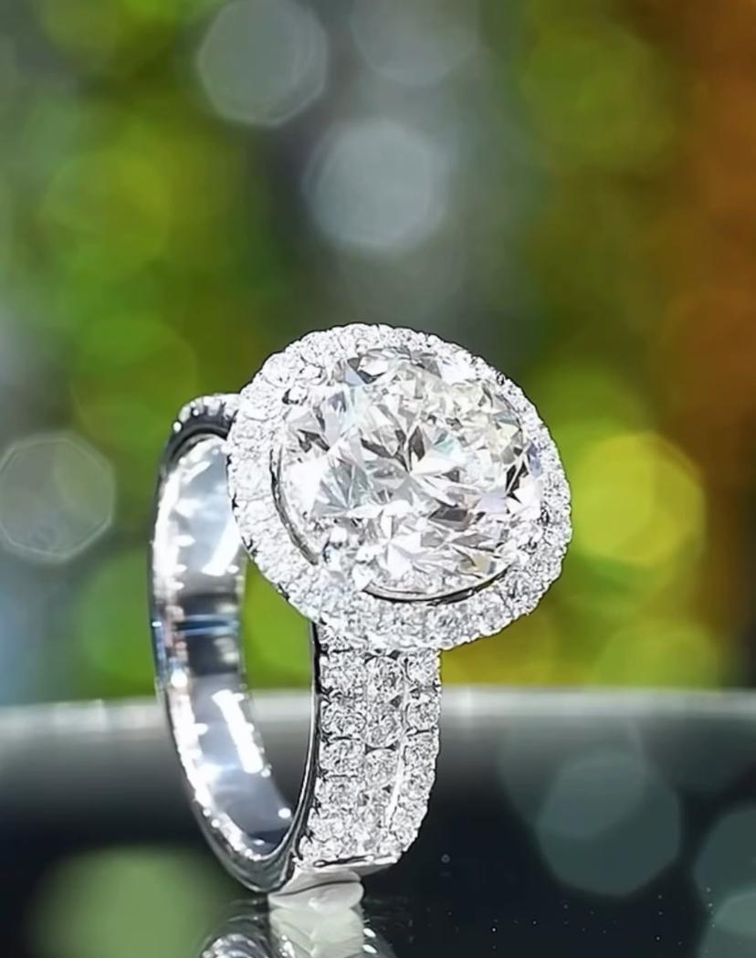 GIA zertifiziert 5,00 Karat F/VS1 Runde Brillant Form Diamant 18K Gold Ring im Zustand „Neu“ im Angebot in Massafra, IT
