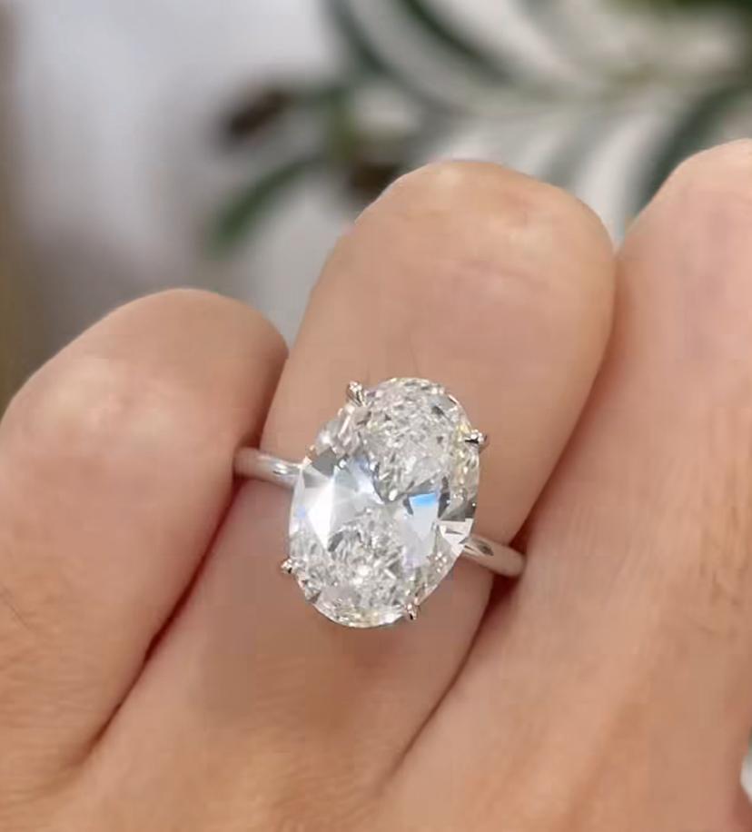 GIA Certified 5.00 Carats F/VVS1 Oval Shape Diamond 18K Gold Solitaire Ring For Sale 3