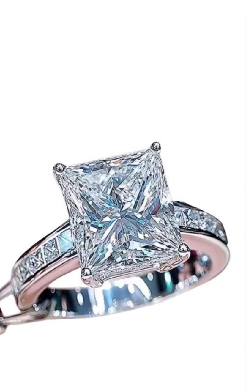 GIA zertifiziert 5,00 Karat F/VVS2  Prinzessinnenform Diamant 18K Gold Solitär Ring im Zustand „Neu“ im Angebot in Massafra, IT