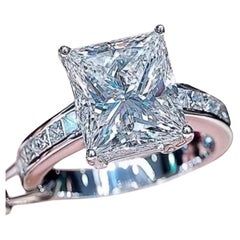 Certificato GIA 5,00 Carati F/VVS2  Anello solitario con diamante a forma di principessa in oro 18K