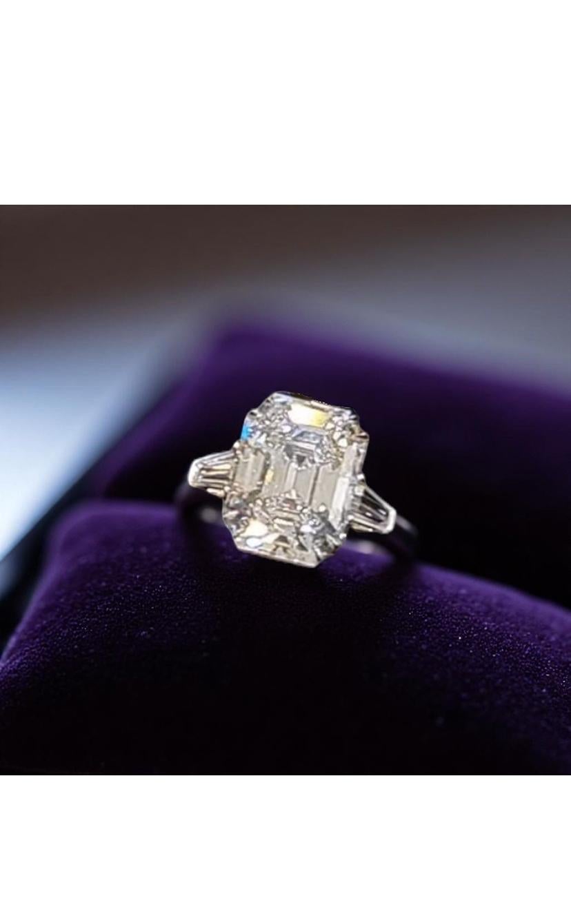 GIA zertifiziert 5,00 Karat G/VVS  Quadratischer Smaragd Form Diamant 18k Gold Ring (Carréeschliff) im Angebot