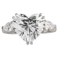 GIA Certified 5.00 Carats VS1 Heart Shape Diamond 18K Gold Three Stones Ring (Bague à trois pierres en or 18K)