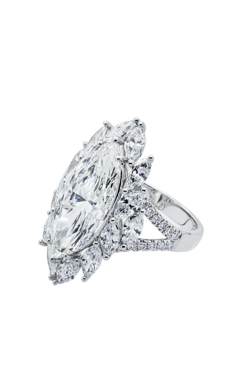 Un'esplosione di brillantezza!
Incredibile anello solitario con diamante dal design particolare, così glamour e dallo stile raffinato.
Realizzato con un lavoro di precisione e un'attenzione particolare a tutti i dettagli, questo anello è una