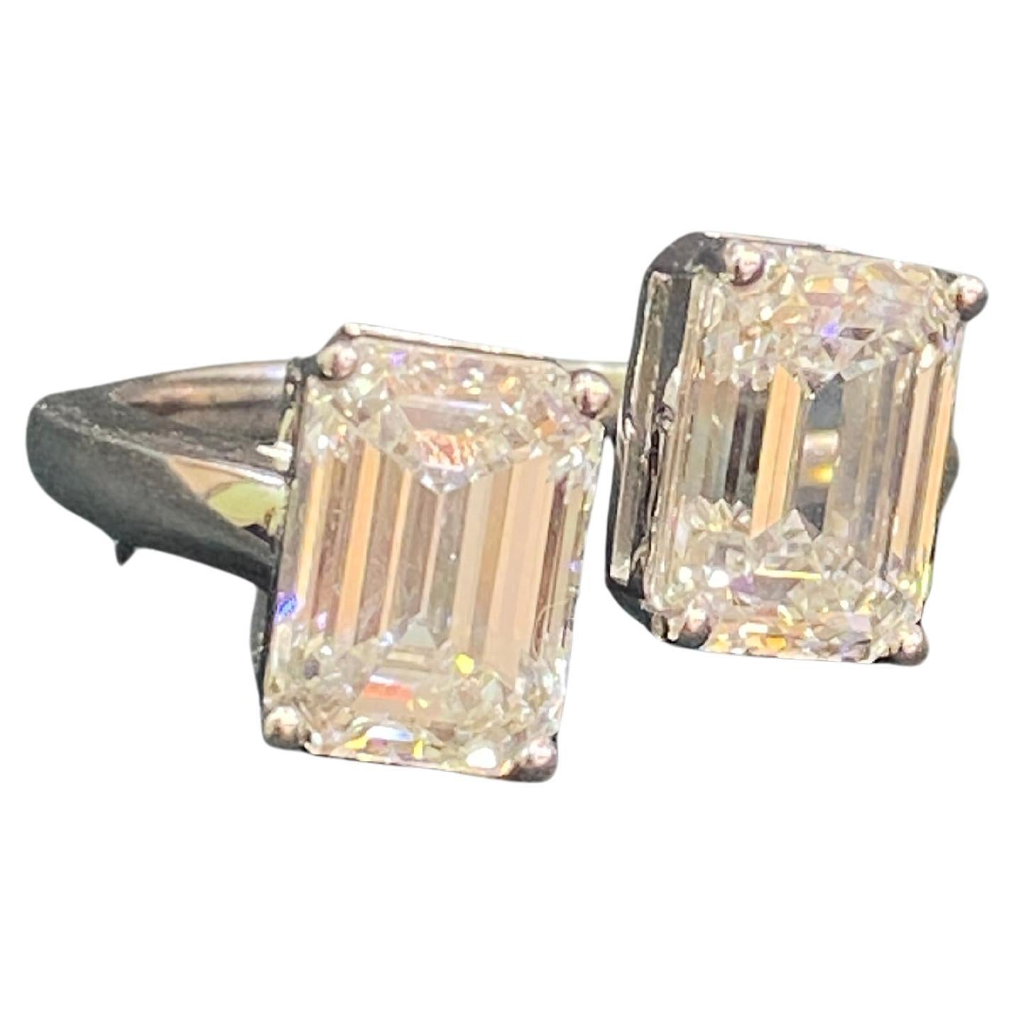 GIA Certified 5.00 Ct Twin Emerald Cut E/VVS2 Diamond Engagement Ring 18K Gold