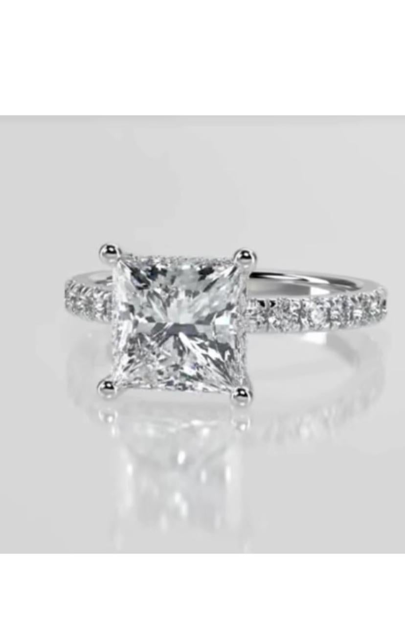 An exquisite GIA Certified 5,00 Carats solitaire ring , in essential and contemporary design. So chic and elegant, a very beautiful piece .
Adorn your hands and adds a touch of charm and grace on your look.

Specifications :

Diamond Weight: GIA