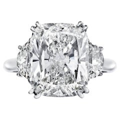 Platinring mit GIA-zertifiziertem 5.03 Karat Diamant im Kissenschliff und Halbmonddiamant im Kissenschliff