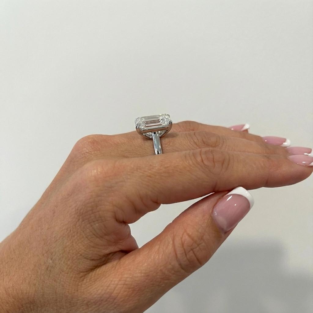GIA zertifiziert 5,01 Karat F VS1 Smaragdschliff Diamant Solitär Ring in Platin Damen im Angebot