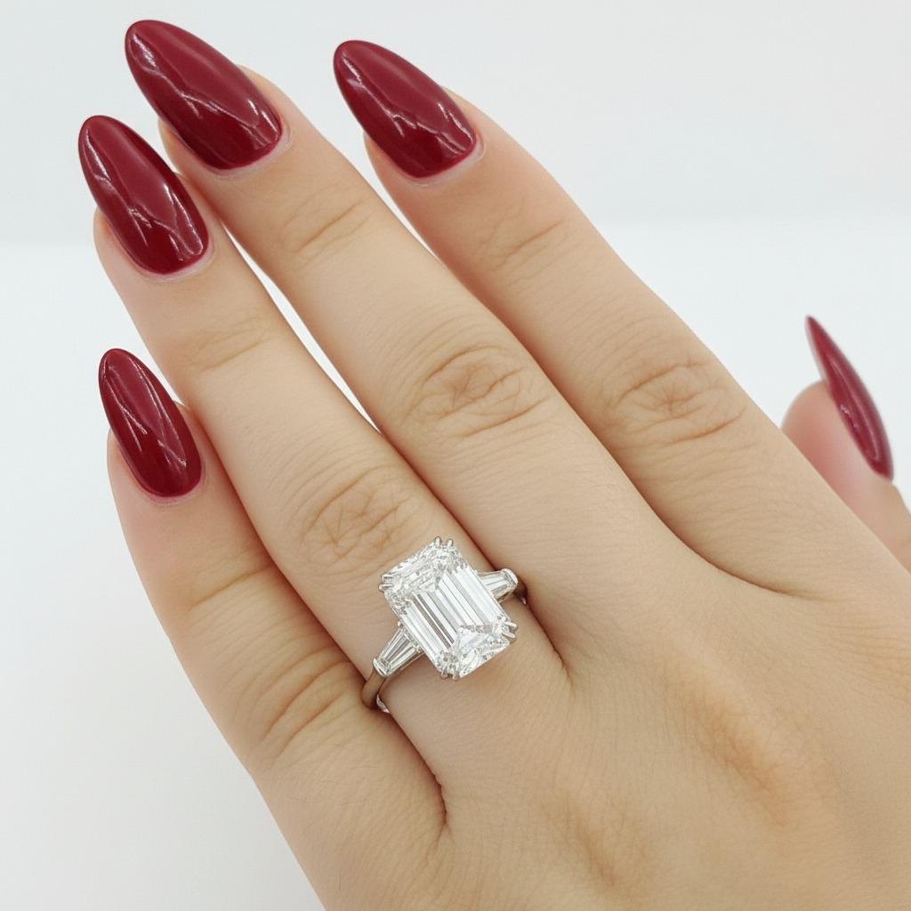 Taille émeraude Bague en platine certifiée GIA de 5,01 carats F VVS2, diamant taille émeraude en vente