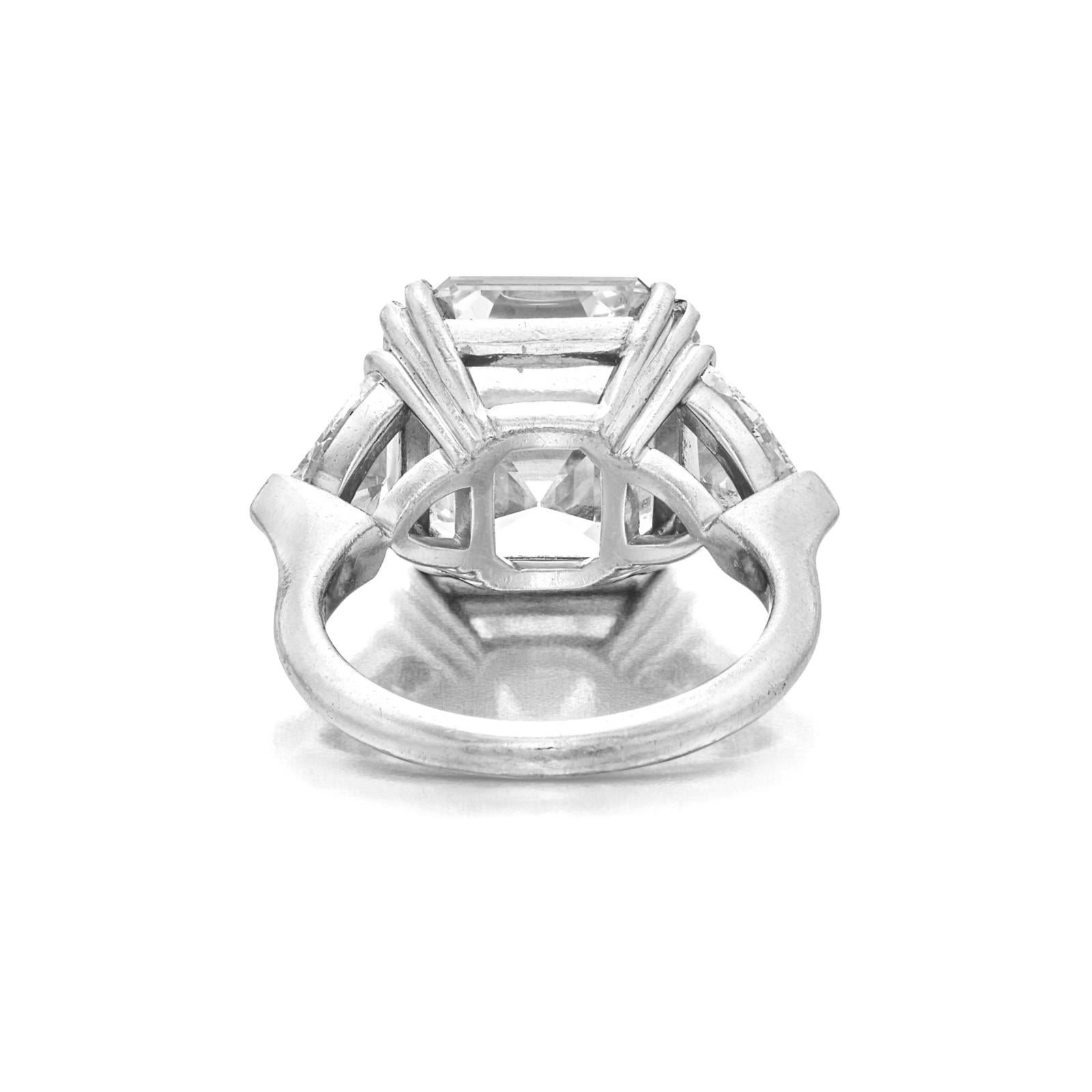 GIA zertifizierter 5,01 Karat Quadratischer Diamantring mit Smaragdschliff (Zeitgenössisch) im Angebot