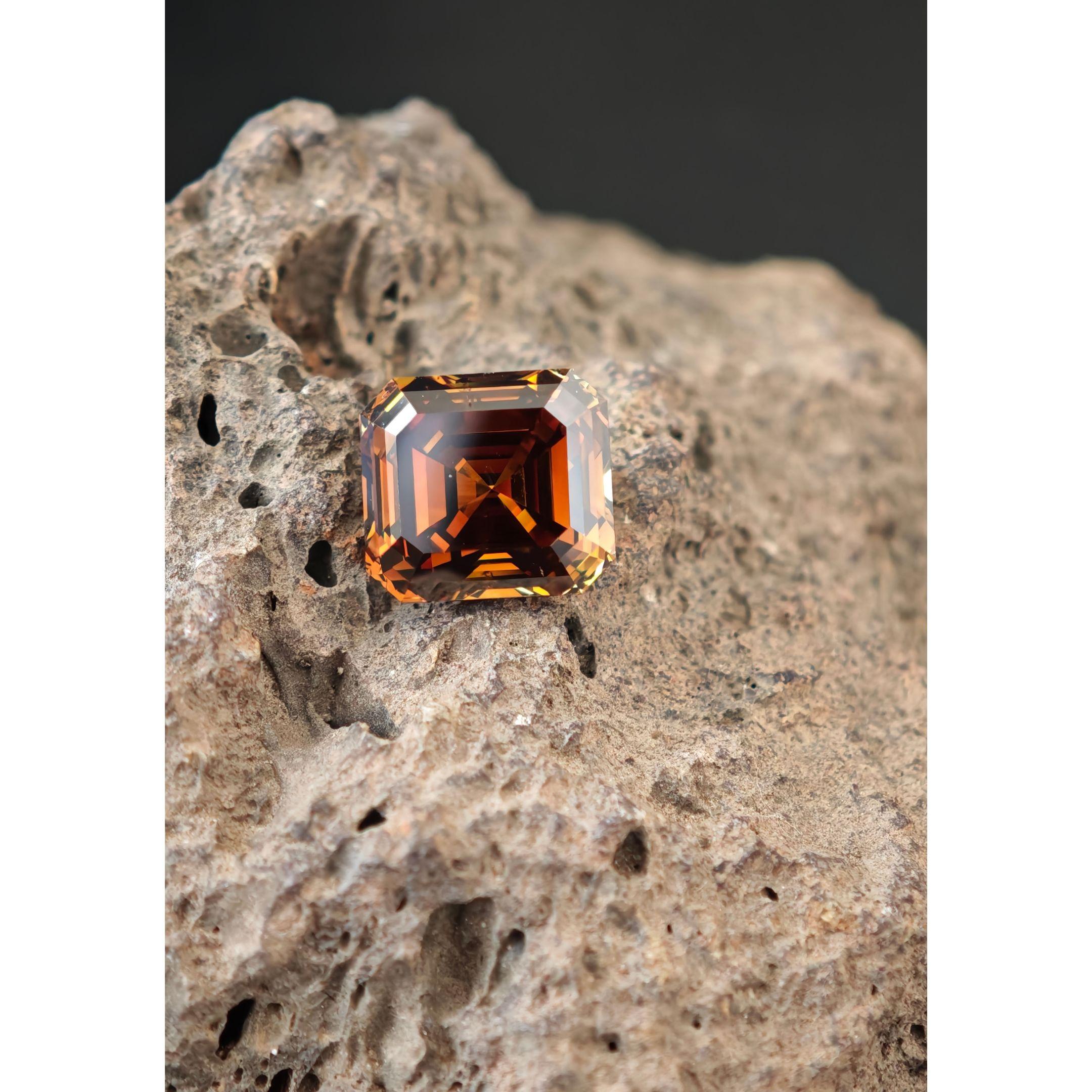 Diamant naturel certifié GIA de taille émeraude 5.01, de couleur orange brun foncé en vente 5