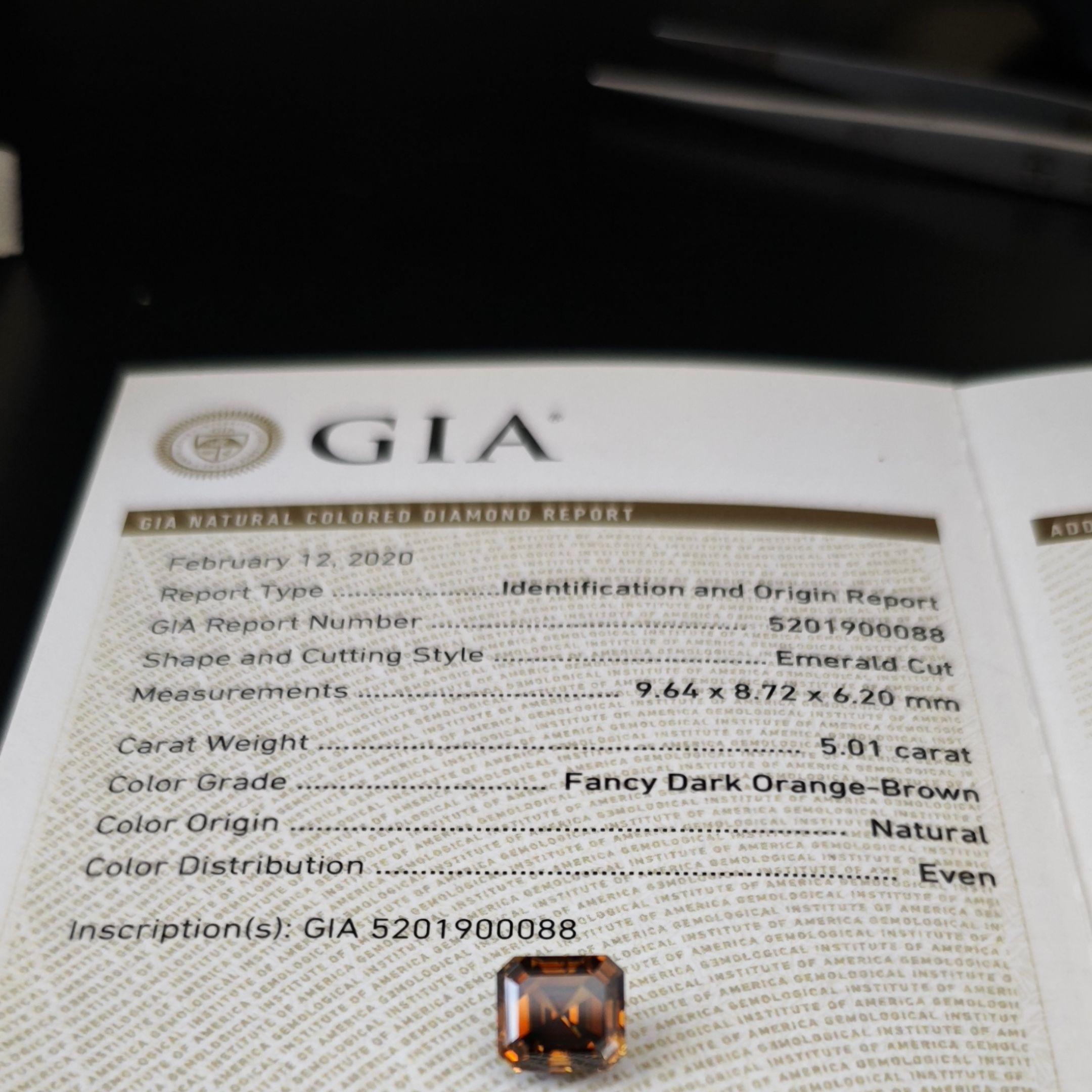 Taille émeraude Diamant naturel certifié GIA de taille émeraude 5.01, de couleur orange brun foncé en vente