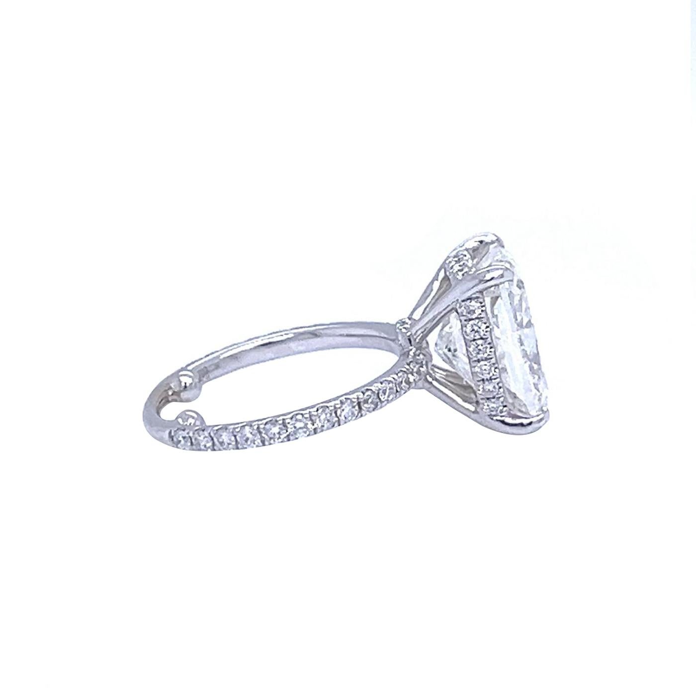 Bague de fiançailles en or blanc certifiée GIA, avec diamant naturel taille coussin de 5,01 carats Pour femmes en vente