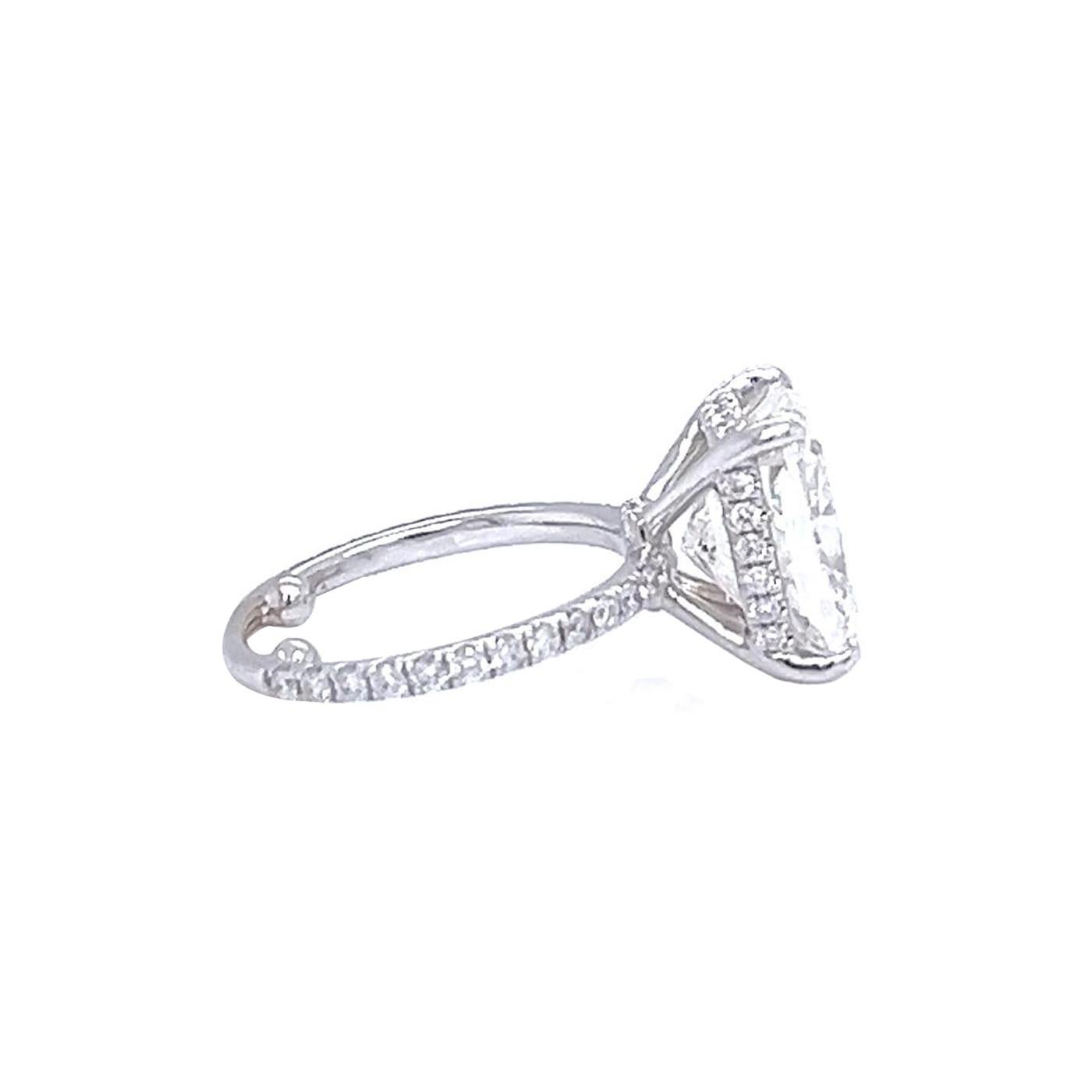 Bague de fiançailles en or blanc certifiée GIA, avec diamant naturel taille coussin de 5,01 carats en vente 1