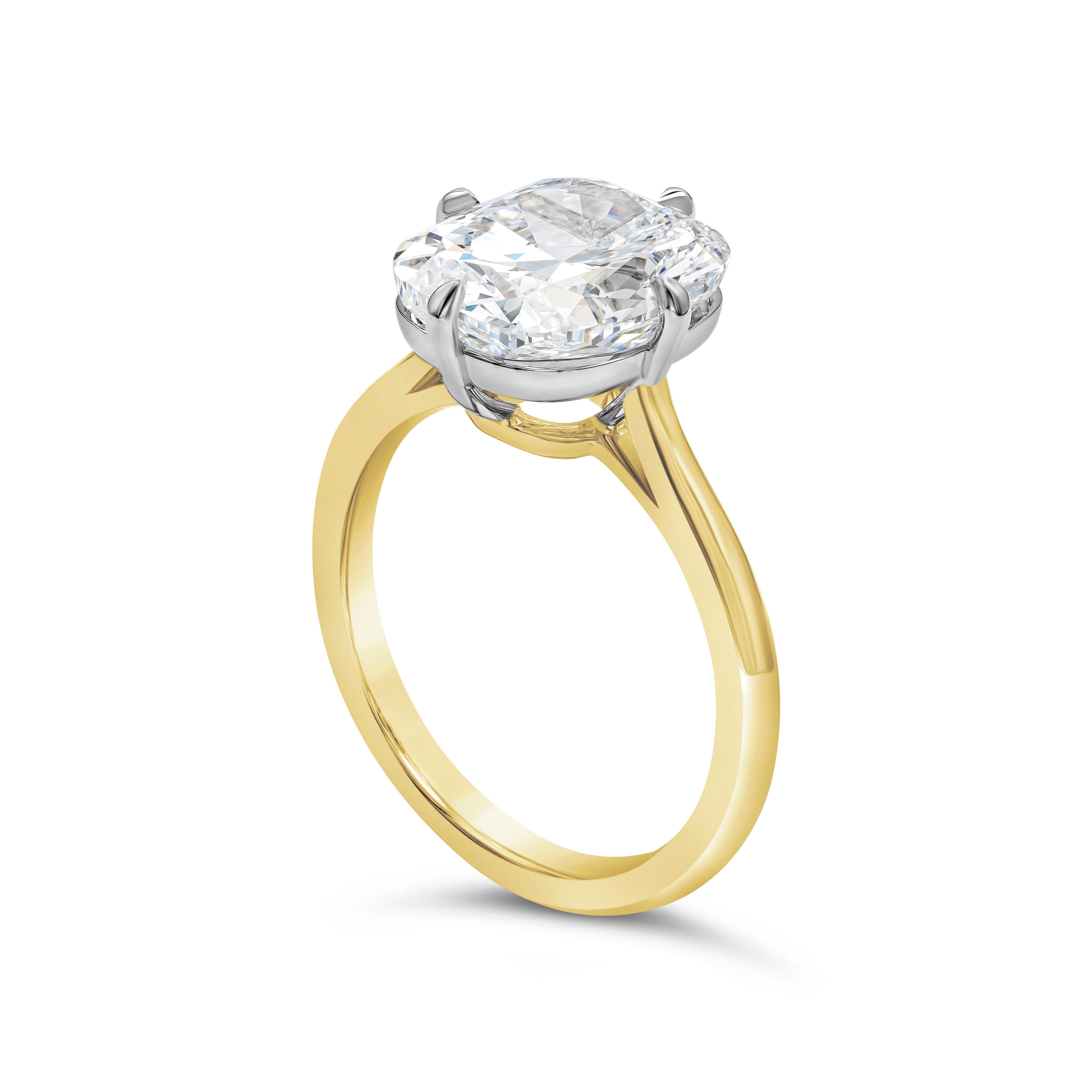 Taille coussin Bague de fiançailles solitaire certifiée GIA de 5.02 carats de diamant taillé en coussin en vente