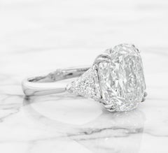 Bague de fiançailles à trois pierres certifiée GIA 5.02 carats diamant taille coussin