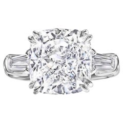 GIA-zertifizierter 5,25 Karat Diamantring mit drei Steinen im Kissenschliff aus 18 Karat Weißgold