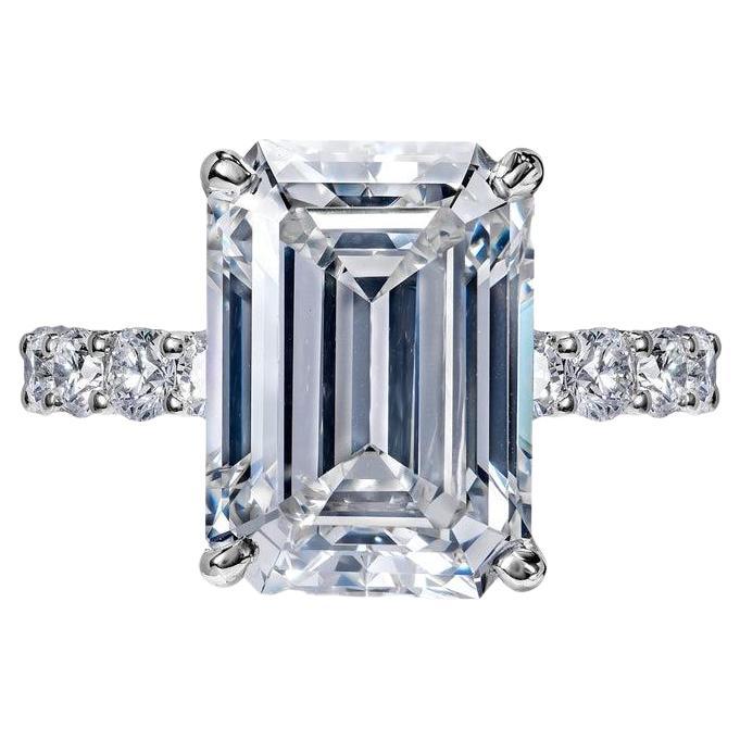 Anillo de diamantes talla esmeralda de 5,02 quilates con certificado GIA VS2 Claridad D Color