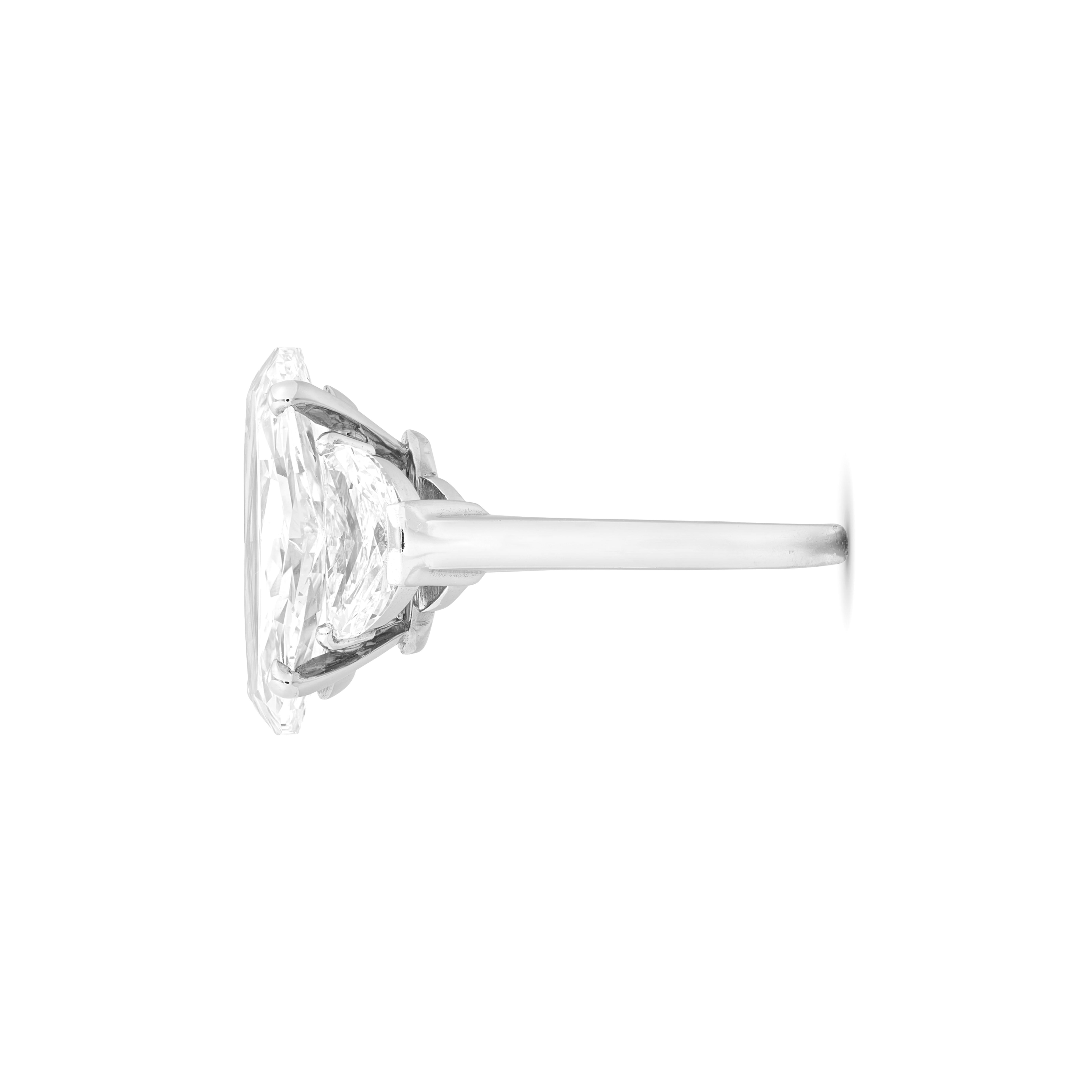 GIA zertifizierter 5,02 Karat F VS1 Ovaler Diamantring (Ovalschliff) im Angebot